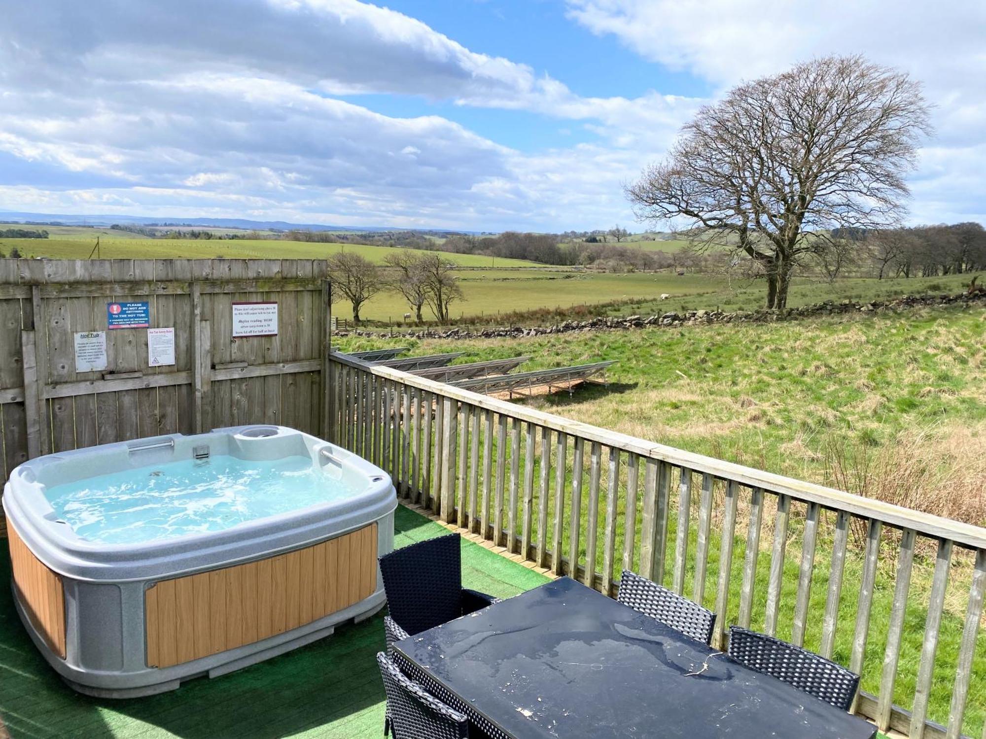 Villa Torridon 12 With Private Hot Tub - Fife - Loch Leven - Lomond Hills à Kelty Extérieur photo