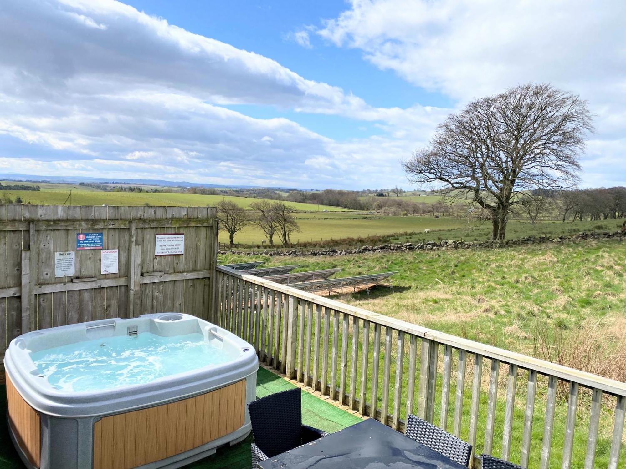 Villa Torridon 12 With Private Hot Tub - Fife - Loch Leven - Lomond Hills à Kelty Extérieur photo