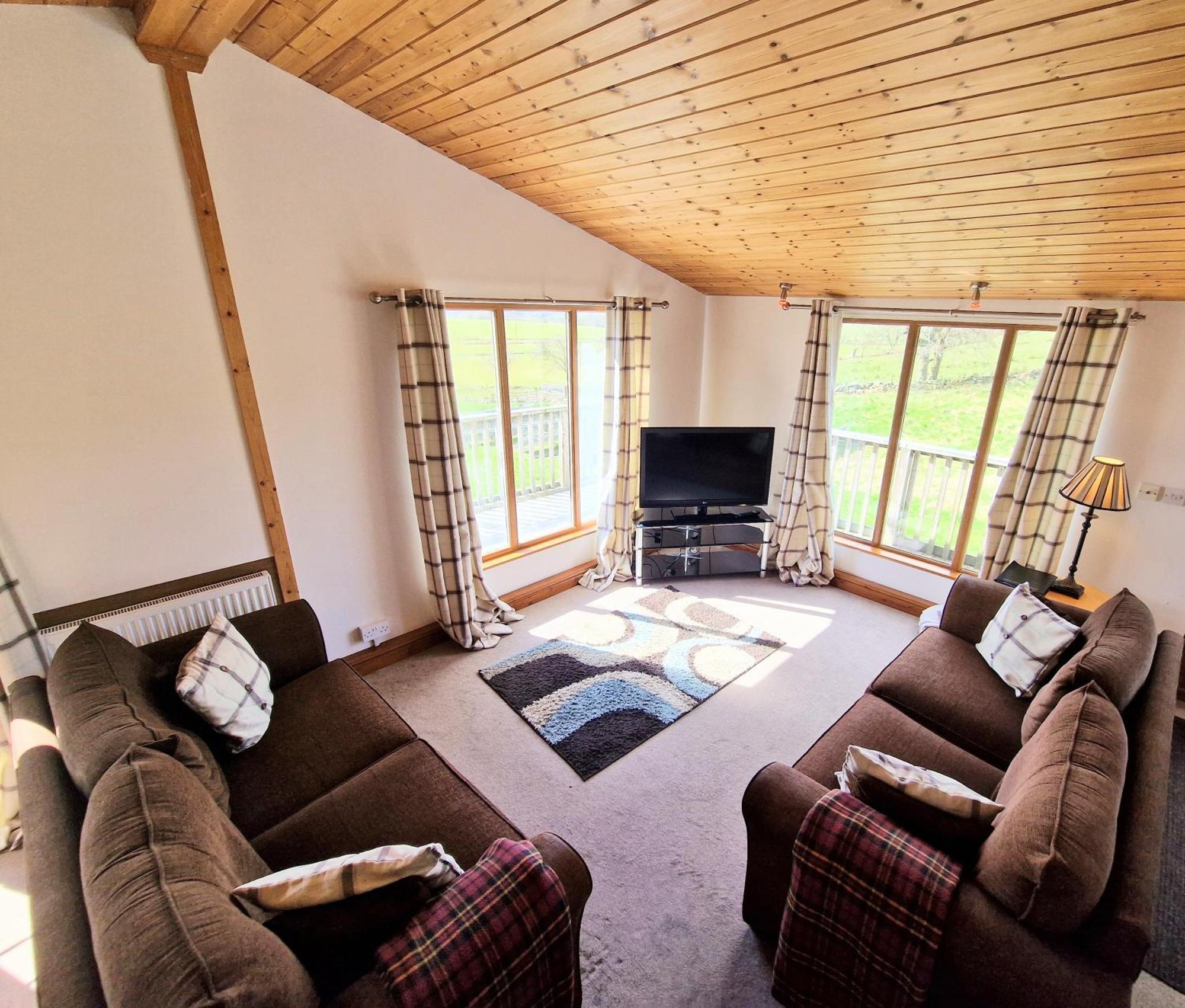 Villa Torridon 12 With Private Hot Tub - Fife - Loch Leven - Lomond Hills à Kelty Extérieur photo