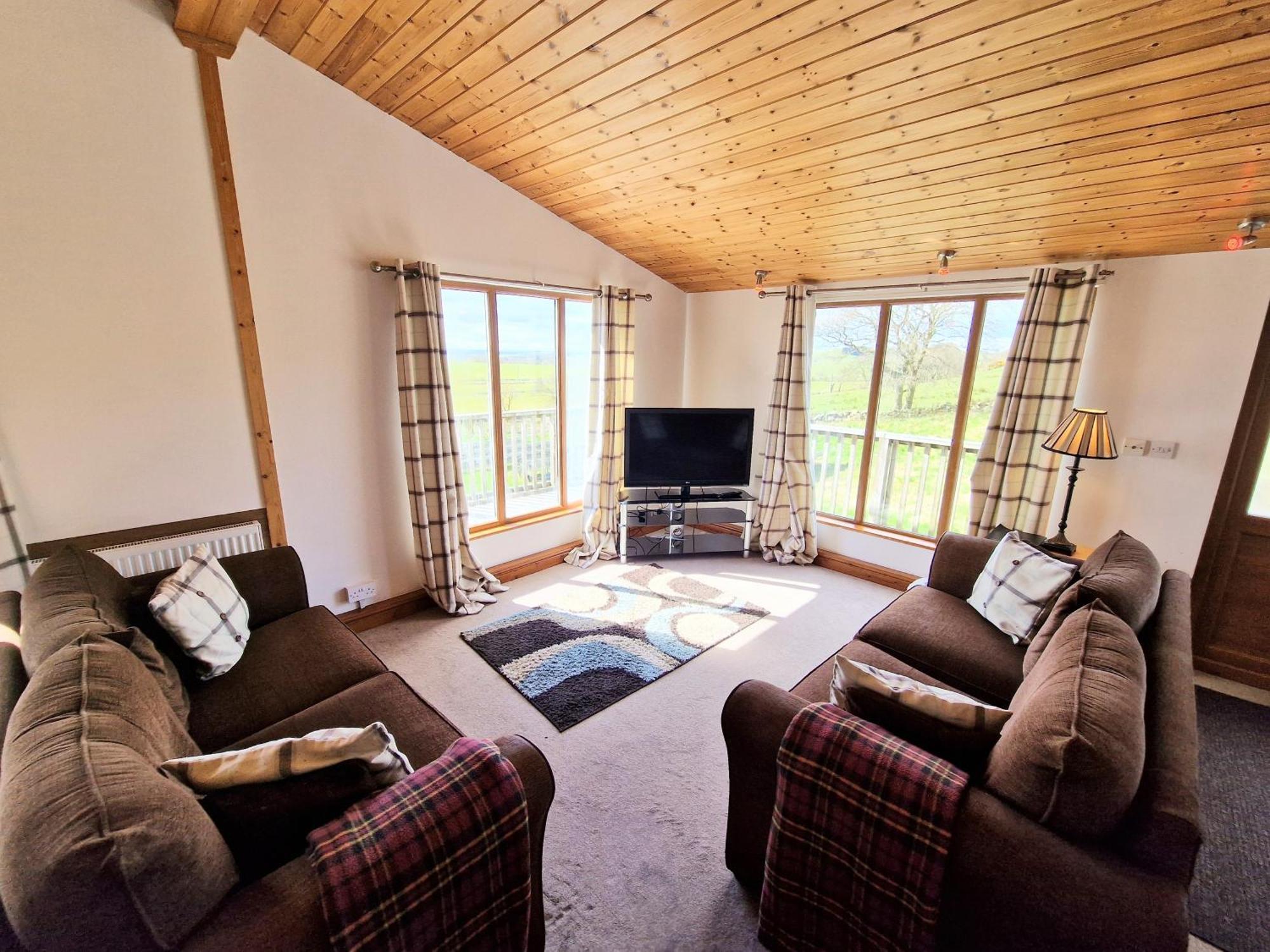 Villa Torridon 12 With Private Hot Tub - Fife - Loch Leven - Lomond Hills à Kelty Extérieur photo