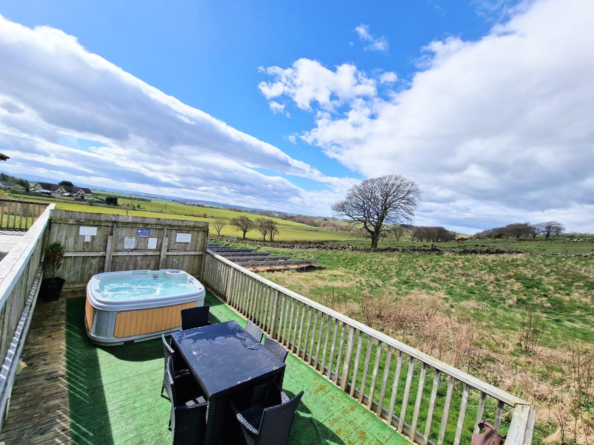 Villa Torridon 12 With Private Hot Tub - Fife - Loch Leven - Lomond Hills à Kelty Extérieur photo